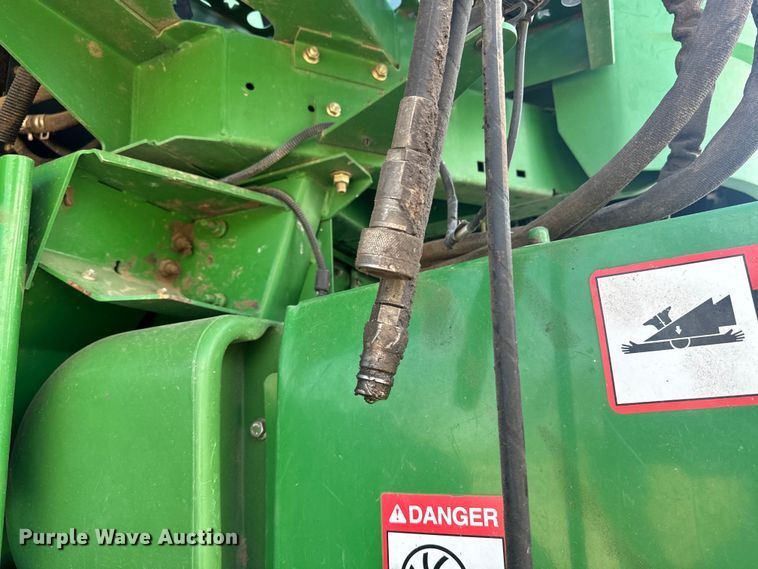 image for item DQ6929 2003 John Deere 9650 combine