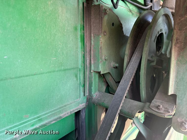 image for item DQ6929 2003 John Deere 9650 combine