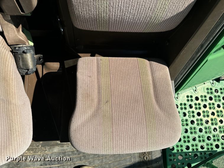 image for item DQ6929 2003 John Deere 9650 combine