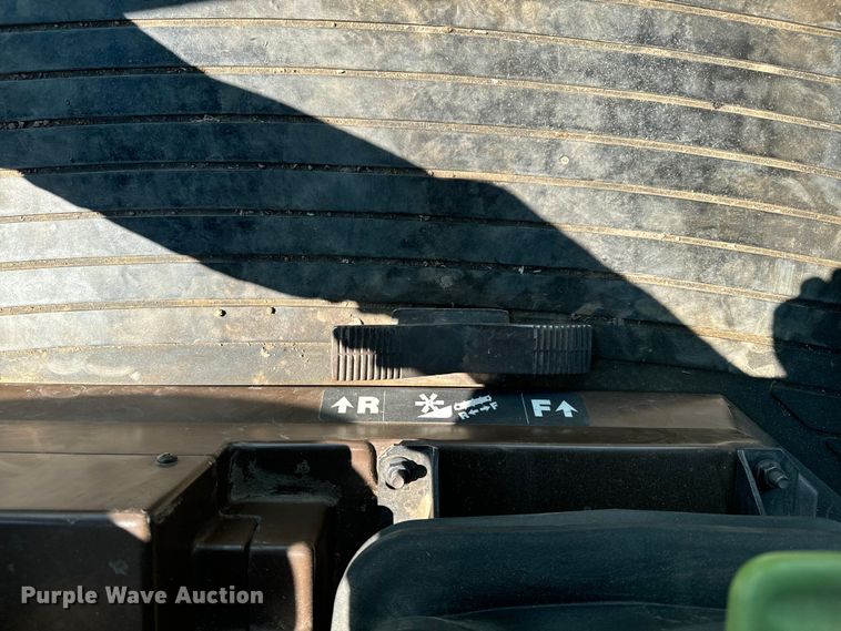 image for item DQ6929 2003 John Deere 9650 combine