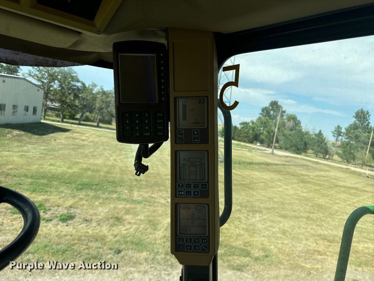 image for item DQ6929 2003 John Deere 9650 combine