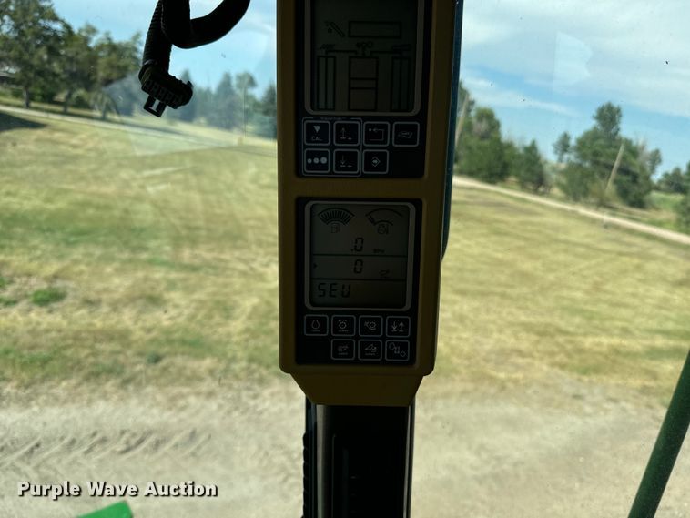 image for item DQ6929 2003 John Deere 9650 combine