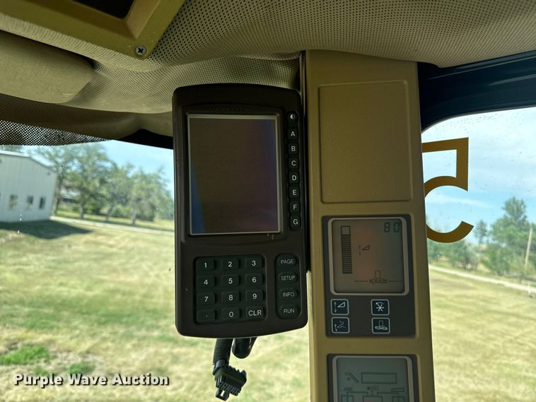 image for item DQ6929 2003 John Deere 9650 combine