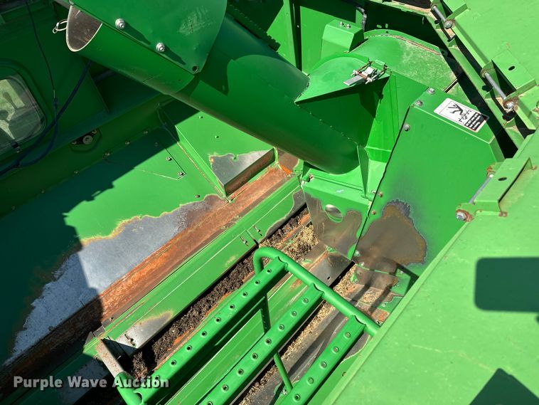 image for item DQ6929 2003 John Deere 9650 combine
