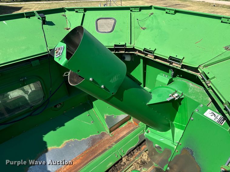 image for item DQ6929 2003 John Deere 9650 combine