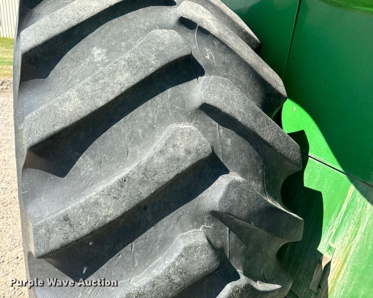 image for item DQ6929 2003 John Deere 9650 combine