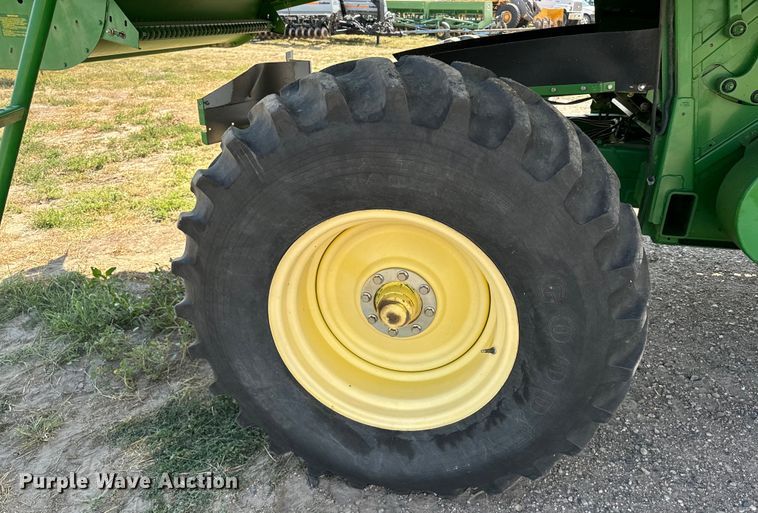 image for item DQ6929 2003 John Deere 9650 combine