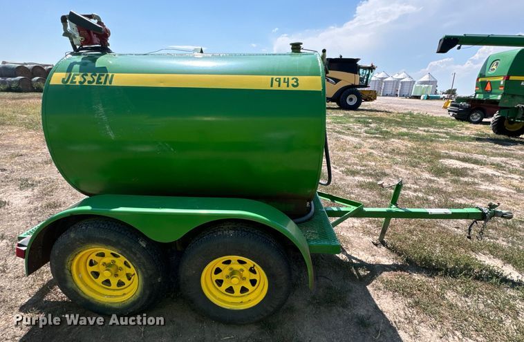 image for item DQ6930 Fuel trailer