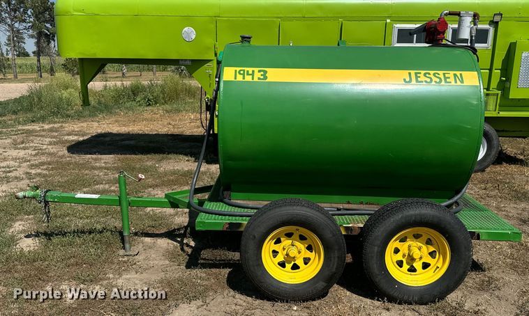 image for item DQ6930 Fuel trailer