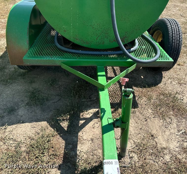 image for item DQ6930 Fuel trailer