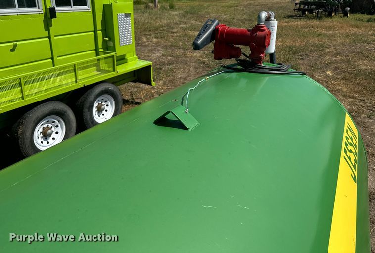 image for item DQ6930 Fuel trailer