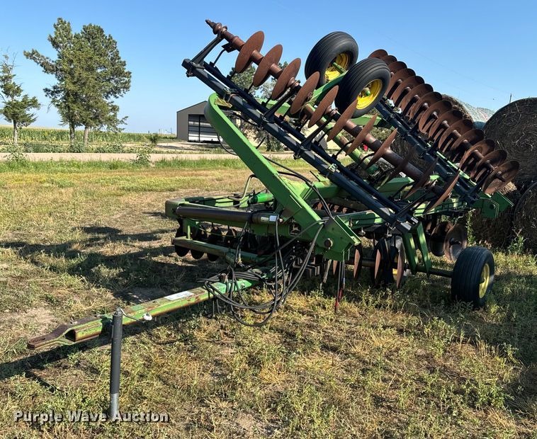 image for item DQ6932 John Deere 235 tandem off-set disk