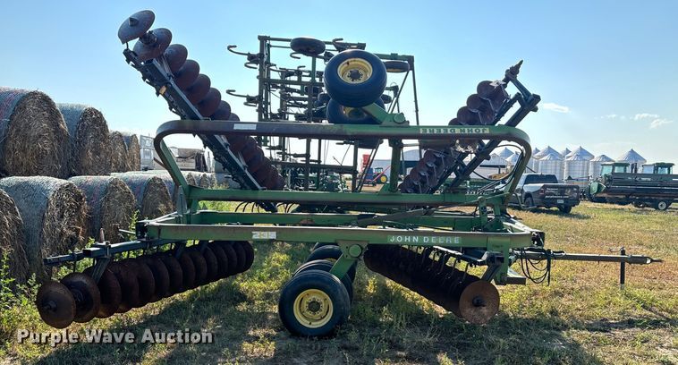 image for item DQ6932 John Deere 235 tandem off-set disk