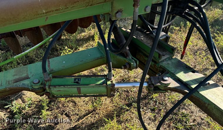 image for item DQ6932 John Deere 235 tandem off-set disk