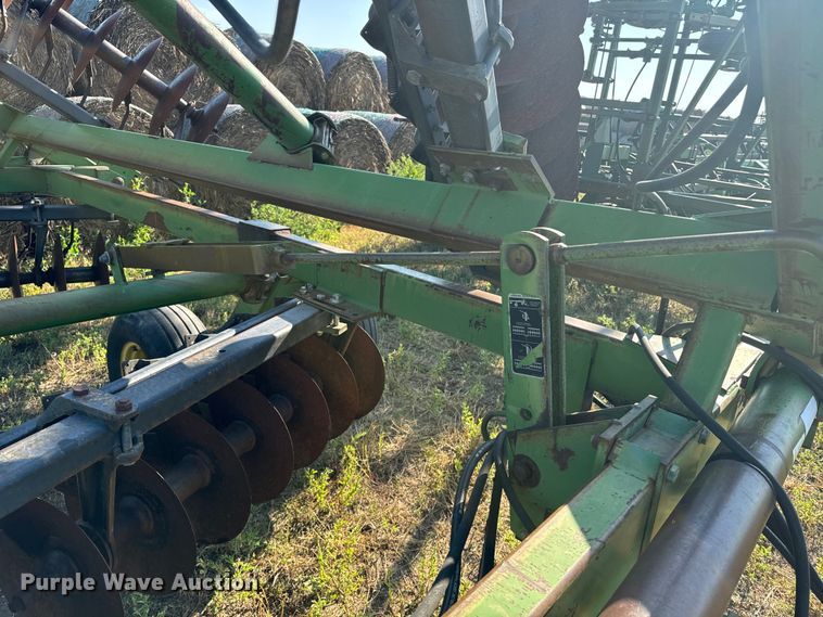 image for item DQ6932 John Deere 235 tandem off-set disk