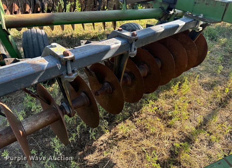 image for item DQ6932 John Deere 235 tandem off-set disk