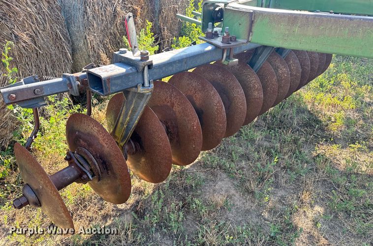 image for item DQ6932 John Deere 235 tandem off-set disk