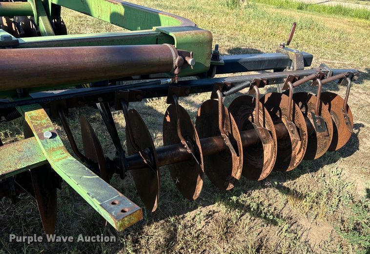 image for item DQ6932 John Deere 235 tandem off-set disk