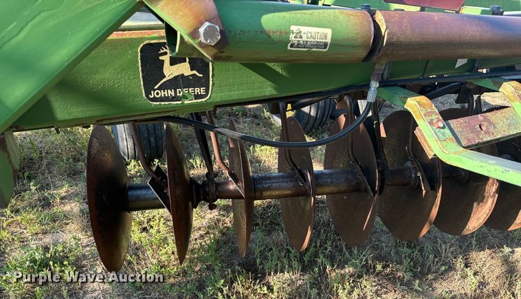 image for item DQ6932 John Deere 235 tandem off-set disk