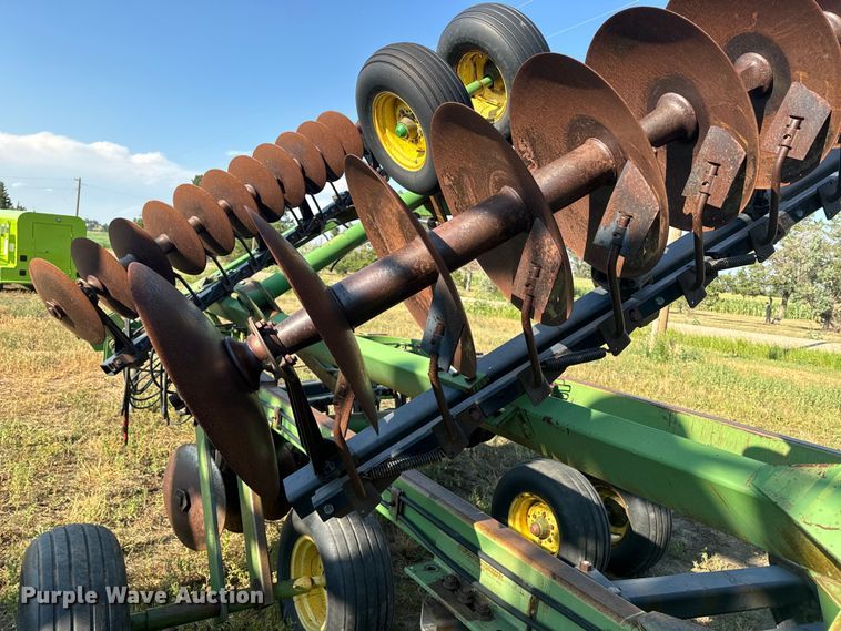 image for item DQ6932 John Deere 235 tandem off-set disk