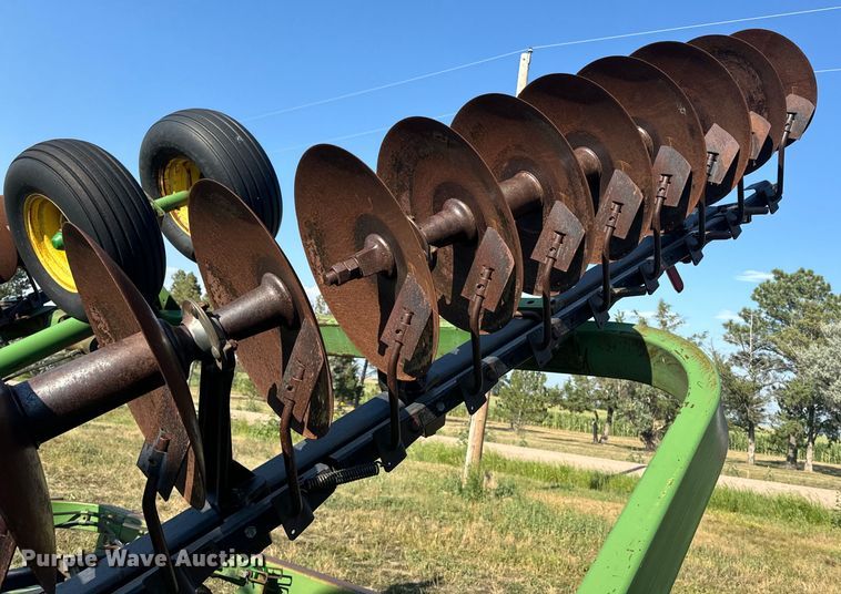 image for item DQ6932 John Deere 235 tandem off-set disk