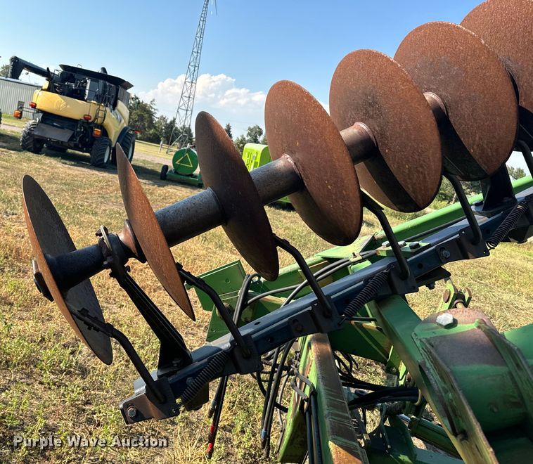 image for item DQ6932 John Deere 235 tandem off-set disk