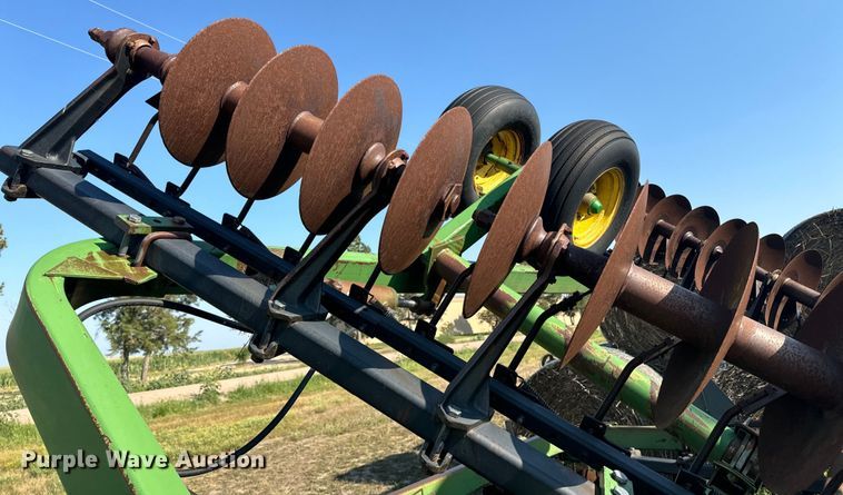 image for item DQ6932 John Deere 235 tandem off-set disk