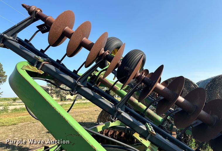 image for item DQ6932 John Deere 235 tandem off-set disk