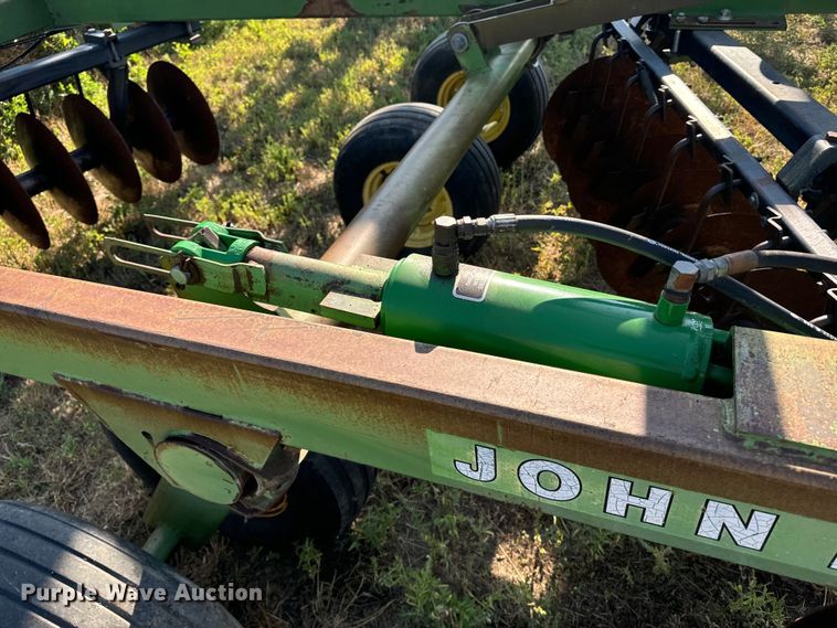 image for item DQ6932 John Deere 235 tandem off-set disk