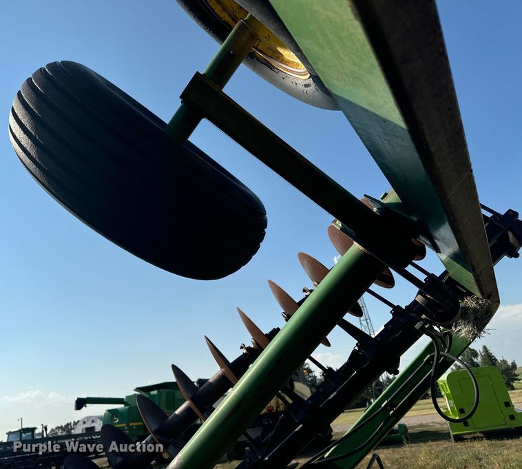 image for item DQ6932 John Deere 235 tandem off-set disk