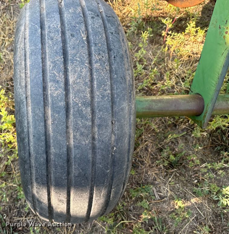 image for item DQ6932 John Deere 235 tandem off-set disk