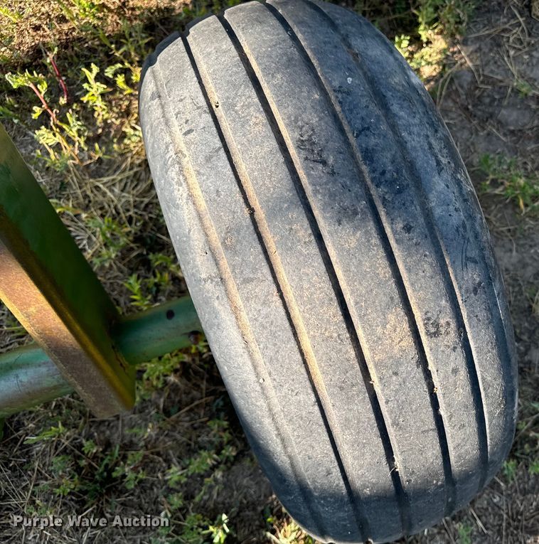 image for item DQ6932 John Deere 235 tandem off-set disk