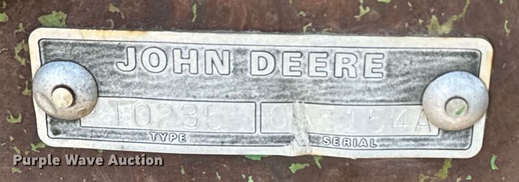image for item DQ6932 John Deere 235 tandem off-set disk
