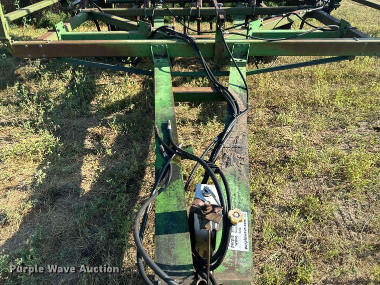 image for item DQ6933 John Deere 1650 chisel