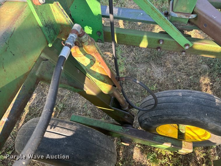 image for item DQ6933 John Deere 1650 chisel