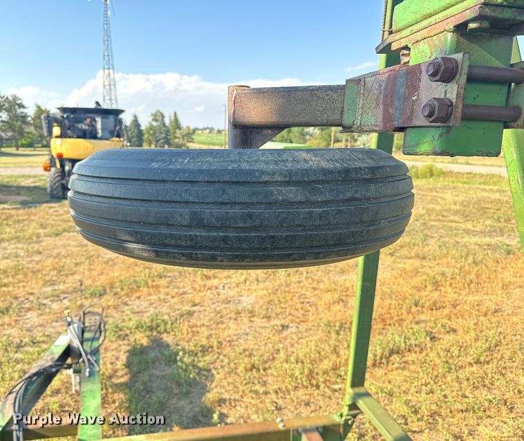 image for item DQ6933 John Deere 1650 chisel