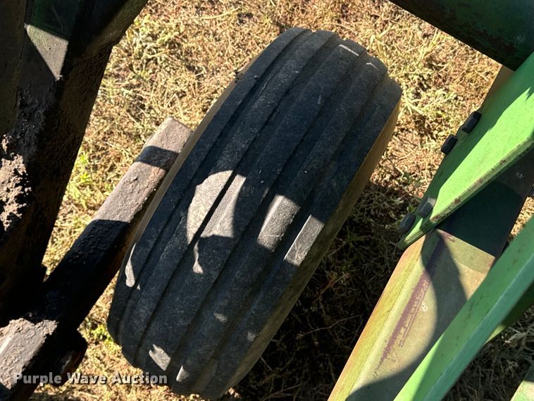 image for item DQ6933 John Deere 1650 chisel