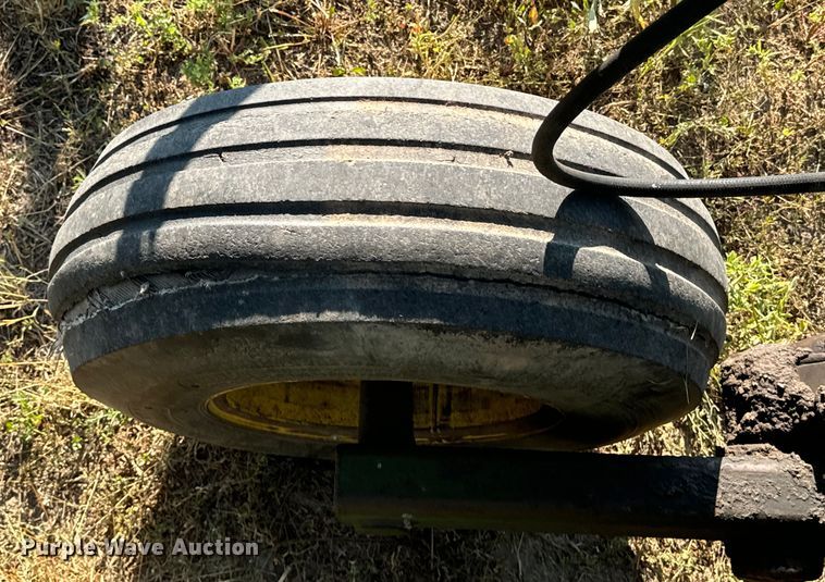 image for item DQ6933 John Deere 1650 chisel