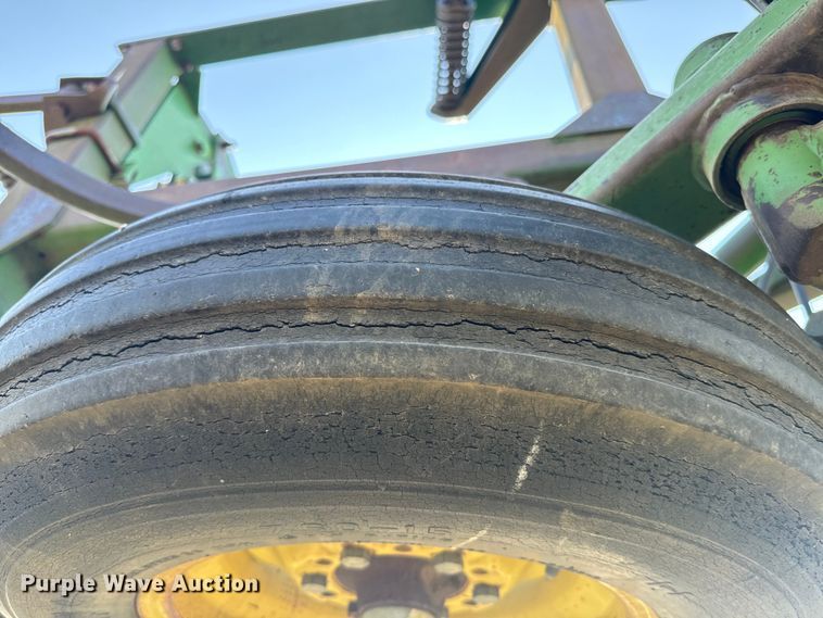 image for item DQ6933 John Deere 1650 chisel