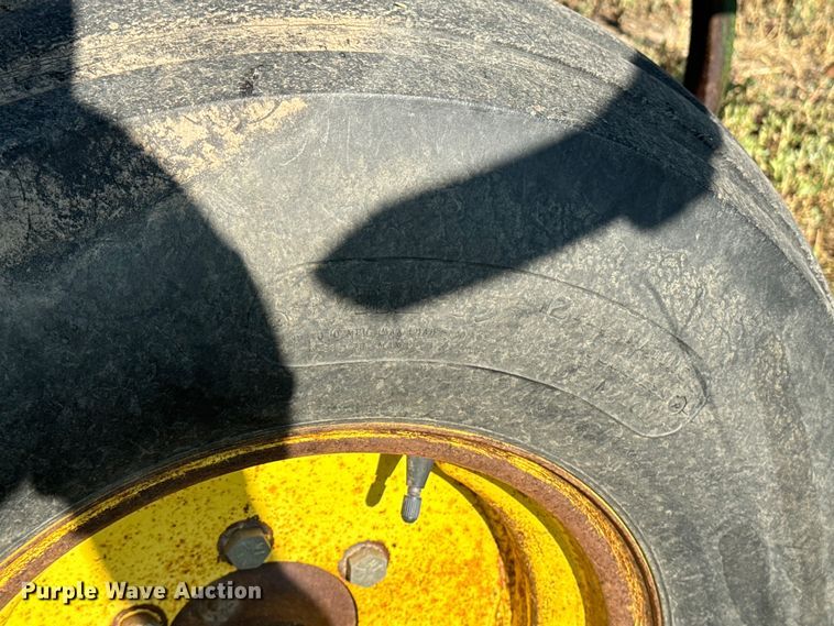 image for item DQ6933 John Deere 1650 chisel