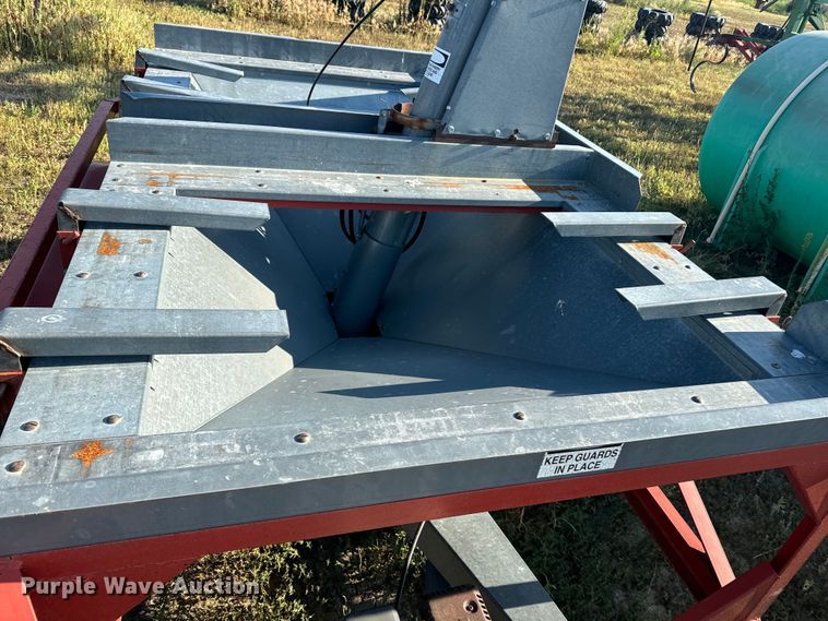 image for item DQ6934 Seed tender