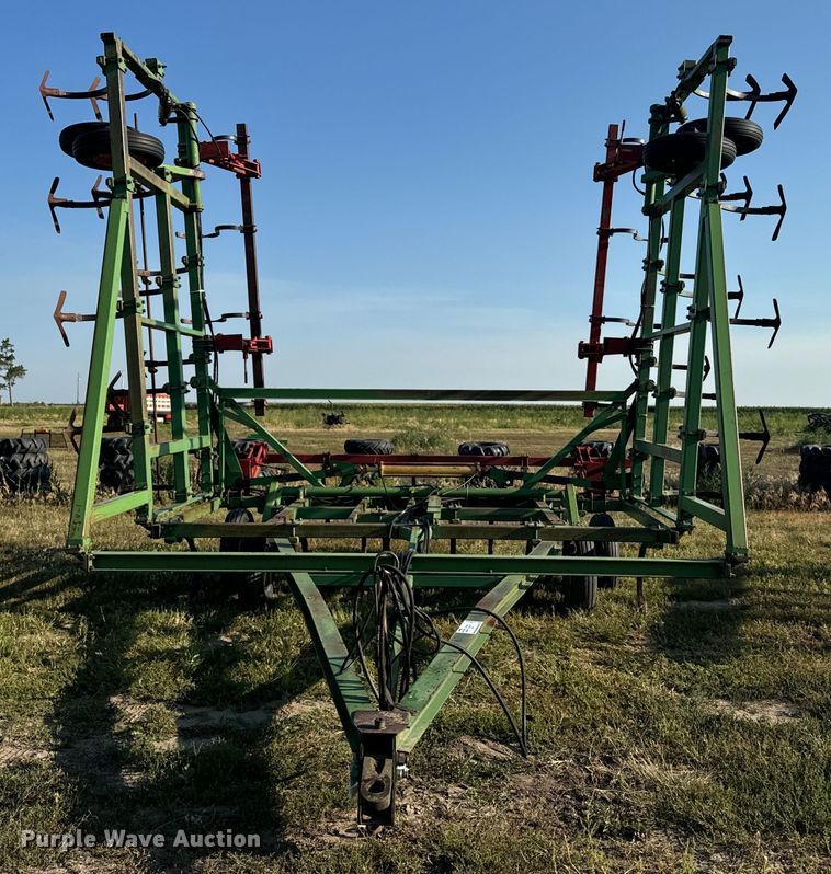 image for item DQ6935 John Deere 1600 field cultivator