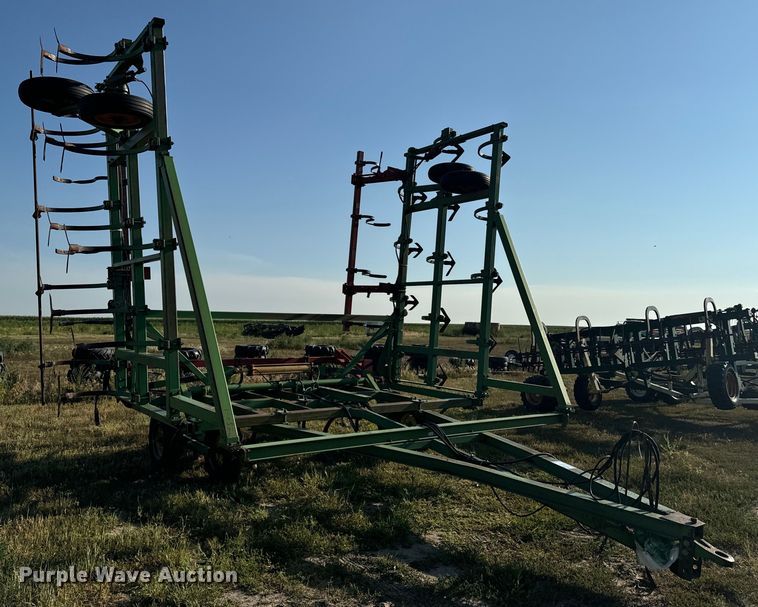 image for item DQ6935 John Deere 1600 field cultivator