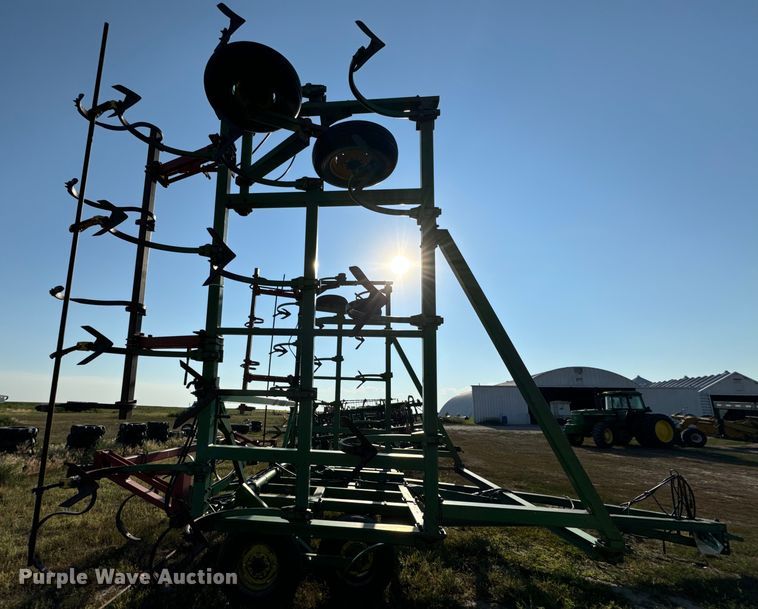 image for item DQ6935 John Deere 1600 field cultivator