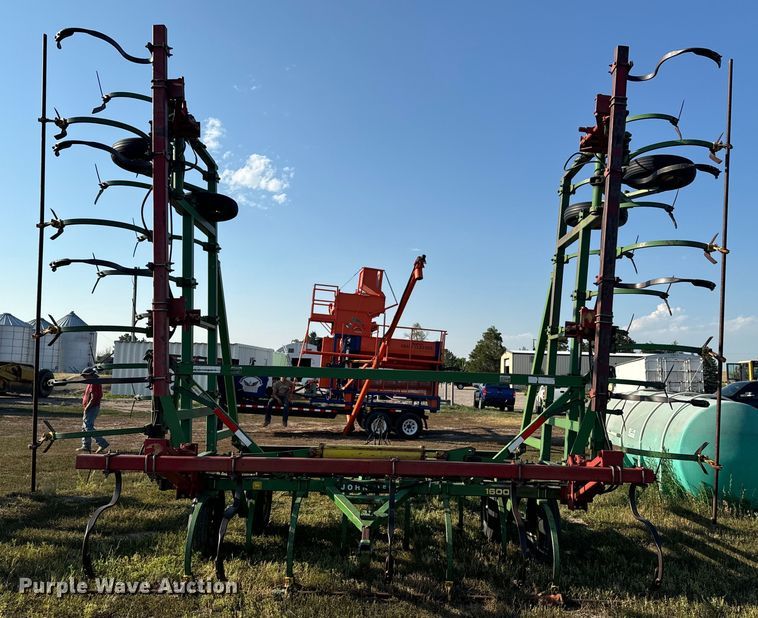 image for item DQ6935 John Deere 1600 field cultivator