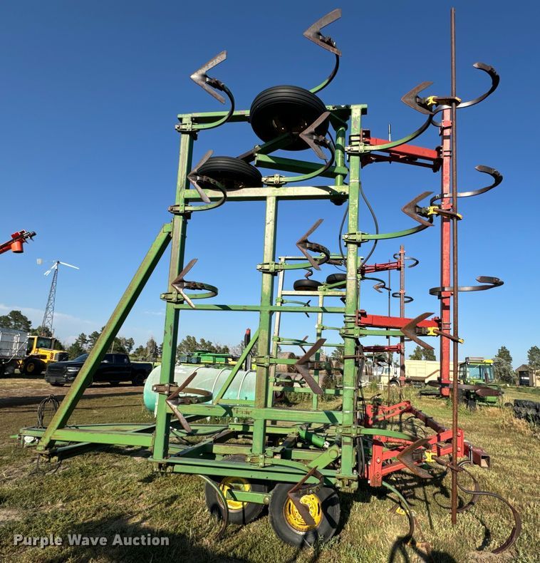 image for item DQ6935 John Deere 1600 field cultivator