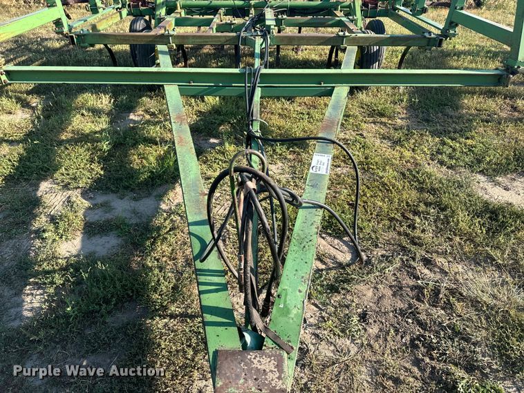 image for item DQ6935 John Deere 1600 field cultivator