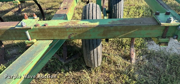 image for item DQ6935 John Deere 1600 field cultivator