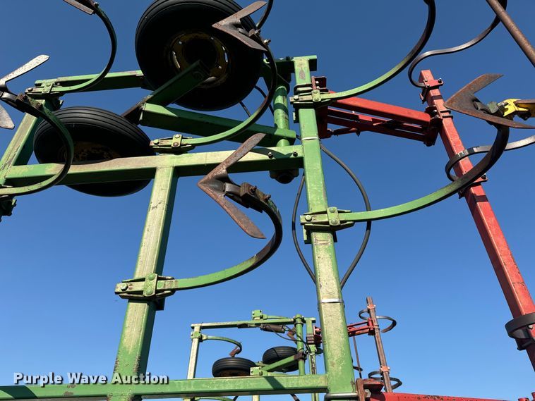 image for item DQ6935 John Deere 1600 field cultivator