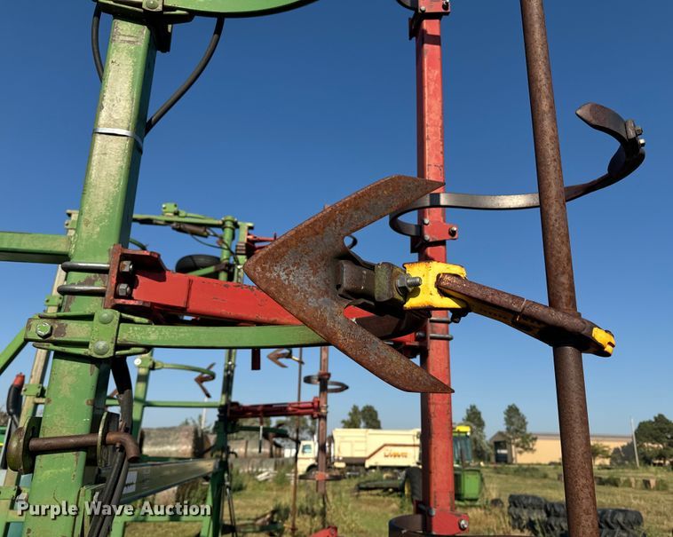image for item DQ6935 John Deere 1600 field cultivator